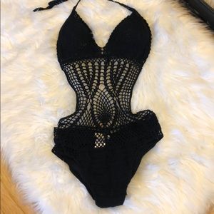 One piece swimwear👙🖤